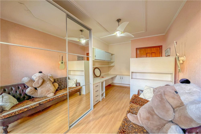 Imagem Casa com 3 Quartos à Venda, em Jardim Itu - Porto Alegre Imagem Casa com 3 Quartos à Venda, em Jardim Itu - Porto Alegre