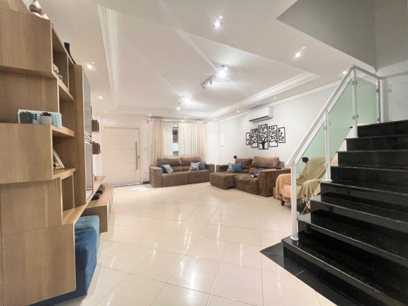 Imagem Casa com 3 Quartos à Venda, em Maracanã - Praia Grande Imagem Casa com 3 Quartos à Venda, em Maracanã - Praia Grande