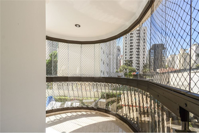 Imagem Imóvel com 3 Quartos à Venda, em Indianópolis - São Paulo Imagem Imóvel com 3 Quartos à Venda, em Indianópolis - São Paulo
