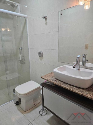 Imagem Sobrado com 3 Quartos à Venda, 204 m² em Centro - Barra Velha
