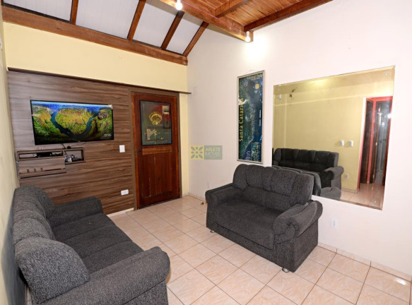 Imagem Casa com 4 Quartos para Alugar ou Temporada, 100 m² em Bombas - Bombinhas Imagem Casa com 4 Quartos para Alugar ou Temporada, 100 m² em Bombas - Bombinhas
