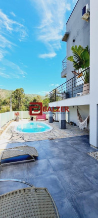 Imagem Casa com 3 Quartos à Venda, 200 m² em Corrego Grande - Florianópolis Imagem Casa com 3 Quartos à Venda, 200 m² em Corrego Grande - Florianópolis