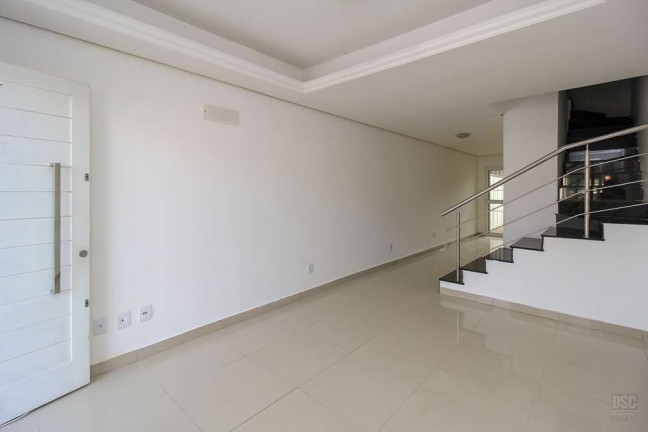 Imagem Casa com 2 Quartos à Venda,  em Hípica - Porto Alegre