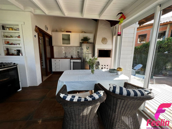 Imagem Casa com 3 Quartos à Venda, 170 m² em Rio Tavares - Florianópolis Imagem Casa com 3 Quartos à Venda, 170 m² em Rio Tavares - Florianópolis
