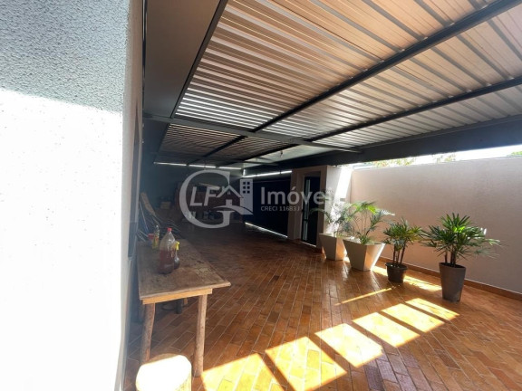 Imagem Casa com 3 Quartos à Venda, 360 m² em Nova Lima - Campo Grande Imagem Casa com 3 Quartos à Venda, 360 m² em Nova Lima - Campo Grande