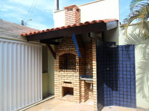 Casa com 3 Quartos à Venda, 242 m² em Sapiranga-coité - Fortaleza