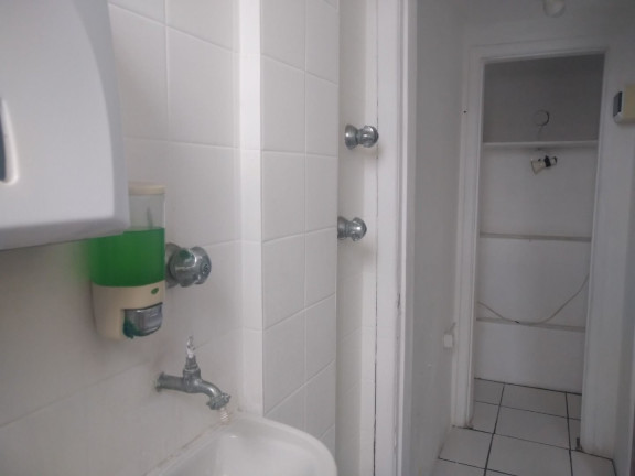 Imagem Sala Comercial à Venda ou Locação, 35 m² em Centro - Niterói Imagem Sala Comercial à Venda ou Locação, 35 m² em Centro - Niterói