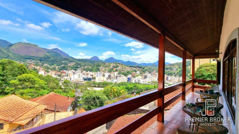 Imagem Casa com 4 Quartos à Venda, 167 m² em Fazendinha - Teresópolis