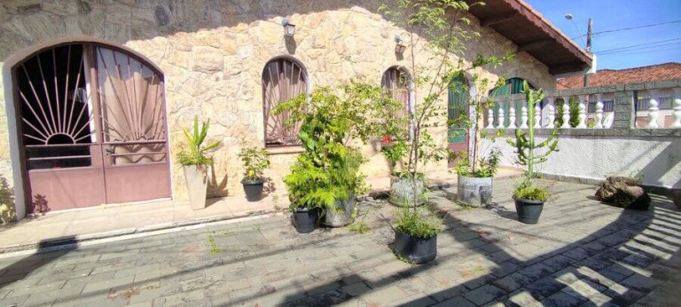 Imagem Casa com 3 Quartos à Venda, 283 m² em Três Marias - Peruíbe Imagem Casa com 3 Quartos à Venda, 283 m² em Três Marias - Peruíbe