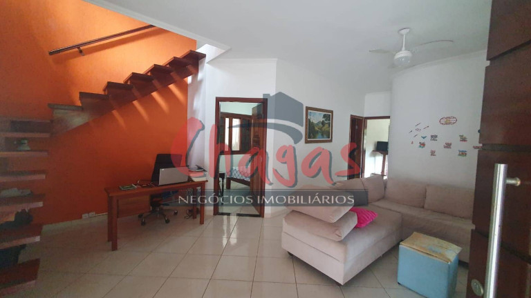 Imagem Casa com 4 Quartos à Venda, em Caraguatatuba Imagem Casa com 4 Quartos à Venda, em Caraguatatuba