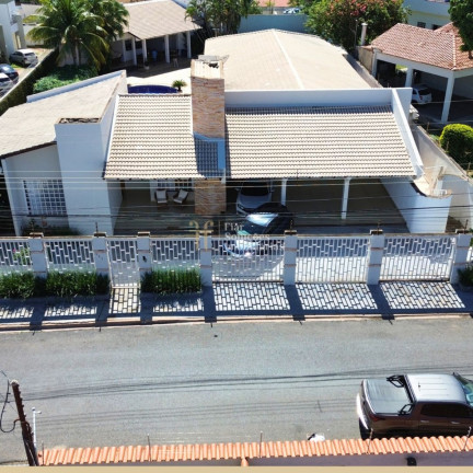 Casa com 5 Quartos à Venda, 700 m² em Jardim Shangri-lá - Cuiabá