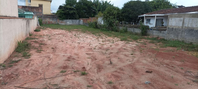 Terreno à Venda,  em Hauer - Curitiba