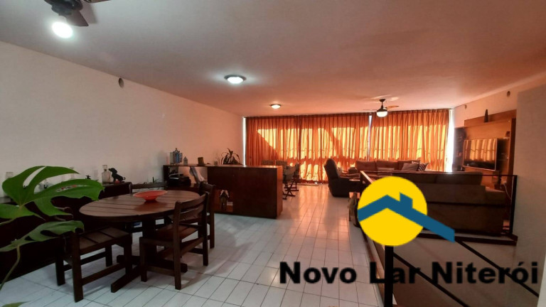 Imagem Casa com 4 Quartos à Venda, 240 m² em Centro - Niterói Imagem Casa com 4 Quartos à Venda, 240 m² em Centro - Niterói