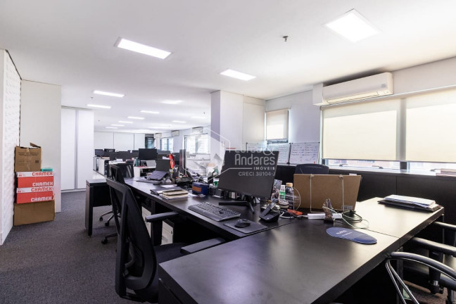 Sala Comercial à Venda, 240 m² em Pinheiros - São Paulo