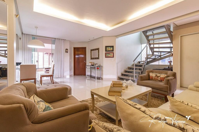 Imagem Sobrado com 4 Quartos à Venda, 421 m² em Jardim América - Goiânia