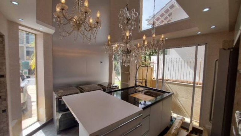 Imagem Casa com 4 Quartos à Venda, 288 m² em Alphaville - Santana De Parnaíba Imagem Casa com 4 Quartos à Venda, 288 m² em Alphaville - Santana De Parnaíba