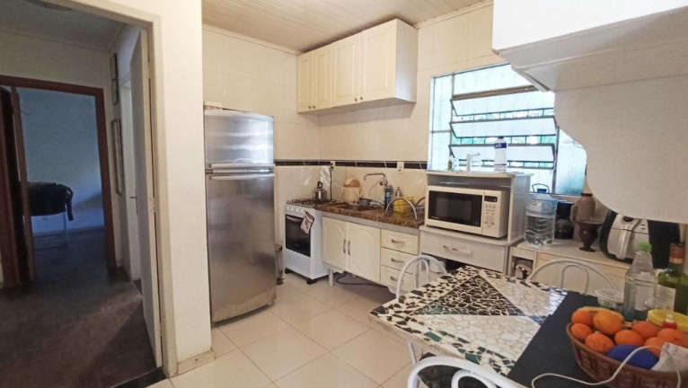Imagem Casa com 2 Quartos à Venda, 130 m² em Cavalhada - Porto Alegre