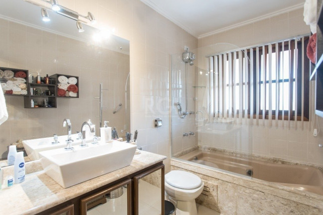 Imagem Casa com 3 Quartos à Venda, 264 m² em Jardim Isabel - Porto Alegre