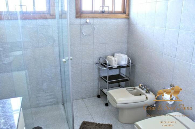 Imagem Casa com 5 Quartos para Temporada, 433 m² em Vila Capivari - Campos Do Jordão