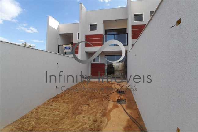Casa com 3 Quartos à Venda,  em Novo  Centro - Santa Luzia