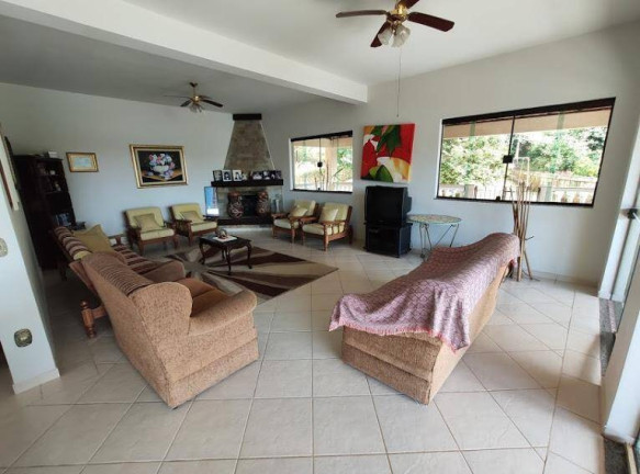 Imagem Casa com 4 Quartos à Venda, 5.310 m² em Jacareí Imagem Casa com 4 Quartos à Venda, 5.310 m² em Jacareí