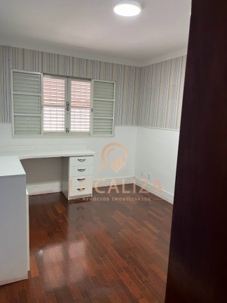 Imagem Casa com 3 Quartos à Venda, 400 m² em Bosque Dos Eucaliptos - São José Dos Campos Imagem Casa com 3 Quartos à Venda, 400 m² em Bosque Dos Eucaliptos - São José Dos Campos