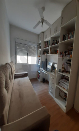 Imagem Apartamento com 3 Quartos à Venda, 66 m² em Santo Antônio - Porto Alegre Imagem Apartamento com 3 Quartos à Venda, 66 m² em Santo Antônio - Porto Alegre