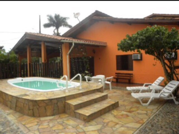 Casa com 5 Quartos para Temporada, 220 m² em Toninhas - Ubatuba