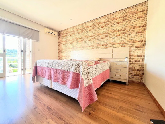 Imagem Casa com 3 Quartos à Venda, em Vila Nova - Porto Alegre Imagem Casa com 3 Quartos à Venda, em Vila Nova - Porto Alegre
