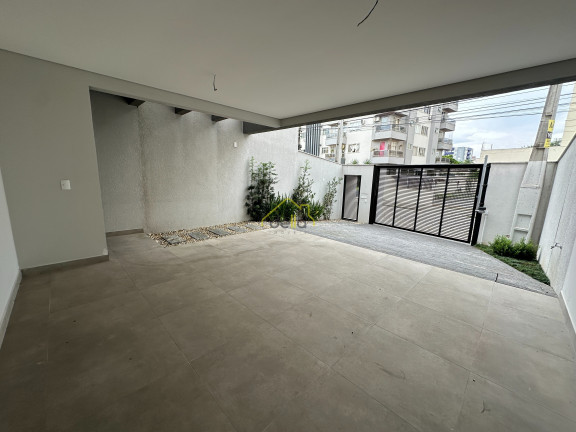 Imagem Casa com 3 Quartos à Venda, 153 m² em América - Joinville Imagem Casa com 3 Quartos à Venda, 153 m² em América - Joinville