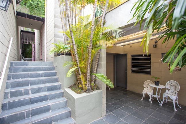 Imagem Casa com 10 Quartos à Venda, 176 m² em Jardim Da Saúde - São Paulo Imagem Casa com 10 Quartos à Venda, 176 m² em Jardim Da Saúde - São Paulo