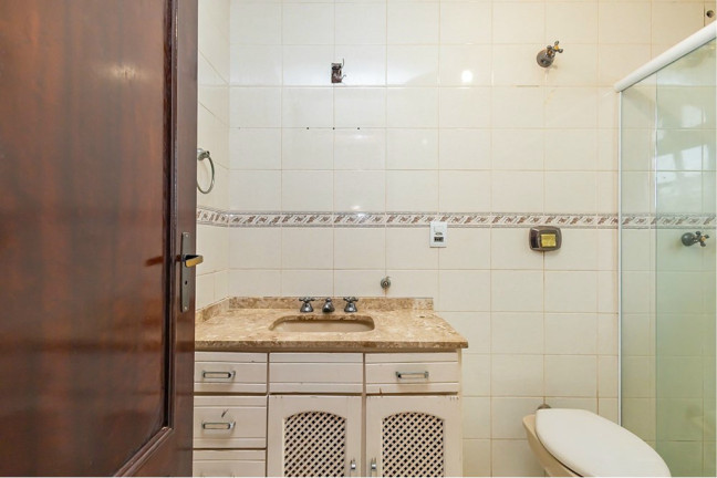 Imagem Casa com 6 Quartos à Venda, 300 m² em Boa Vista - Curitiba Imagem Casa com 6 Quartos à Venda, 300 m² em Boa Vista - Curitiba