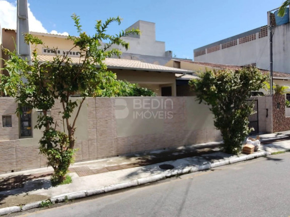 Imagem Casa com 3 Quartos à Venda, 198 m² em Centro - Balneário Camboriú Imagem Casa com 3 Quartos à Venda, 198 m² em Centro - Balneário Camboriú