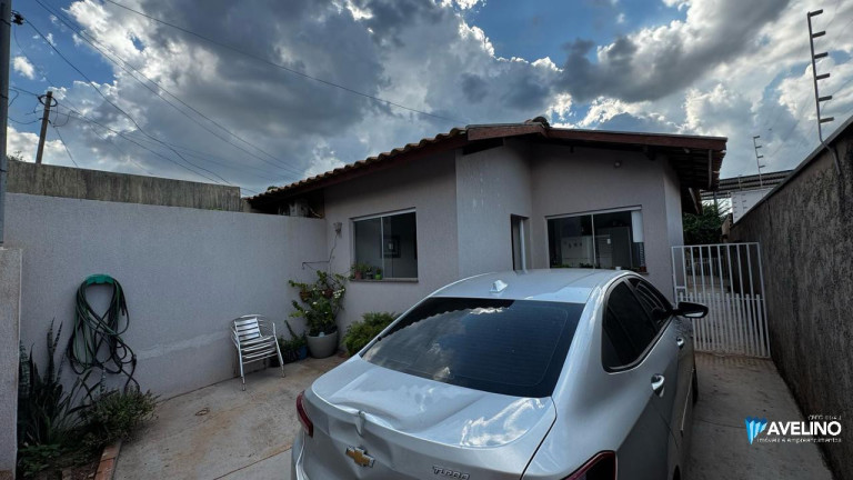 Imagem Casa com 3 Quartos à Venda, 68 m² em Jardim Colúmbia - Campo Grande
