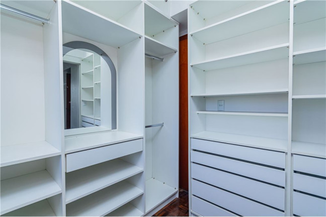 Imagem Imóvel com 2 Quartos à Venda, em Auxiliadora - Porto Alegre Imagem Imóvel com 2 Quartos à Venda, em Auxiliadora - Porto Alegre