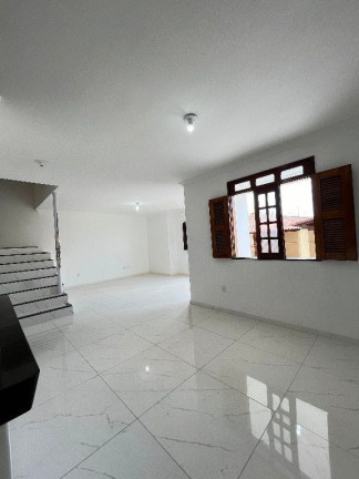 Imagem Casa com 3 Quartos à Venda, 270 m² em Maraponga - Fortaleza Imagem Casa com 3 Quartos à Venda, 270 m² em Maraponga - Fortaleza