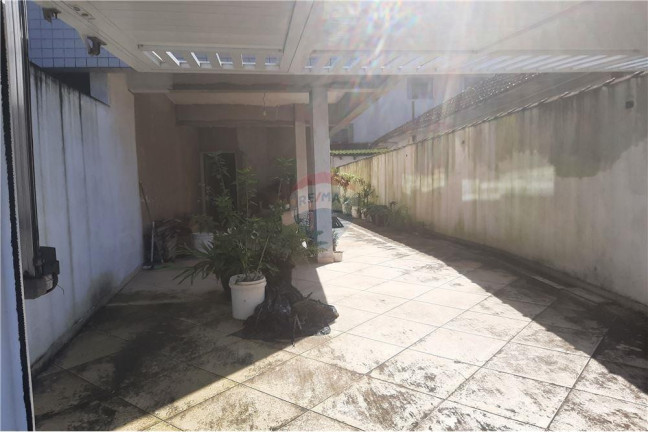 Imagem Sobrado com 5 Quartos à Venda, 241 m² em Vila Valença - Sao Vicente Imagem Sobrado com 5 Quartos à Venda, 241 m² em Vila Valença - Sao Vicente
