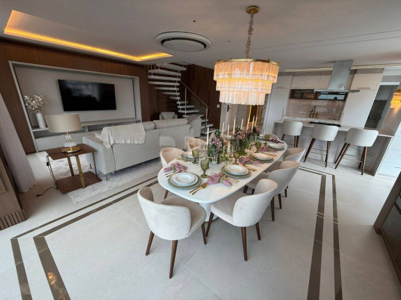 Imagem Cobertura com 4 Quartos à Venda, 326 m² em Centro - Balneário Camboriú