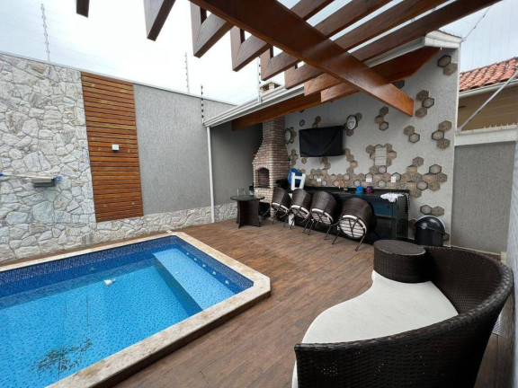 Imagem Casa com 3 Quartos à Venda, 250 m² em Maracanã - Praia Grande