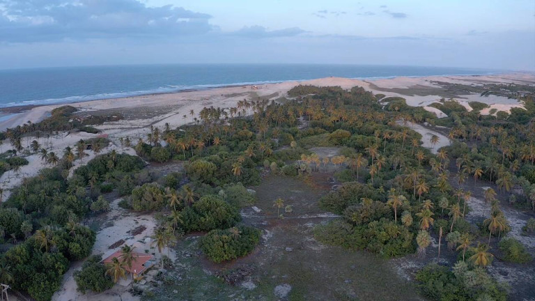 Imagem Terreno à Venda, 7 m² em Praia De Curimãs - Barroquinha Imagem Terreno à Venda, 7 m² em Praia De Curimãs - Barroquinha