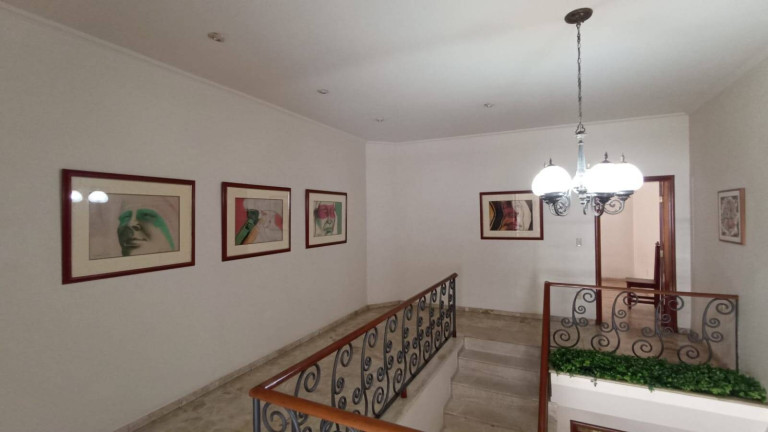 Imagem Sobrado com 5 Quartos para Alugar, 700 m² em Quilombo - Cuiabá