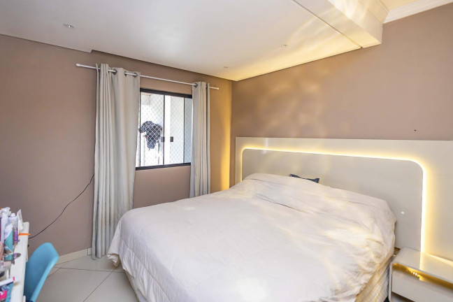 Imagem Sobrado com 3 Quartos à Venda, 164 m² em Campo Comprido - Curitiba
