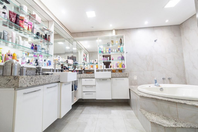 Imagem Casa com 3 Quartos à Venda, 275 m² em Cambeba - Fortaleza Imagem Casa com 3 Quartos à Venda, 275 m² em Cambeba - Fortaleza