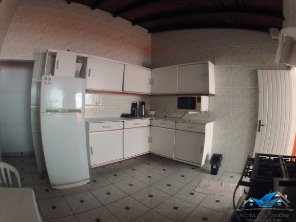 Imagem Casa com 6 Quartos para Temporada, 300 m² em Praia Grande - Ubatuba Imagem Casa com 6 Quartos para Temporada, 300 m² em Praia Grande - Ubatuba