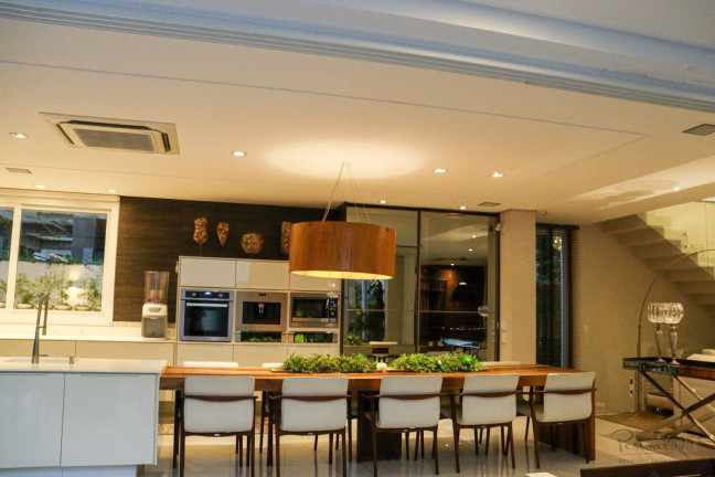 Imagem Casa com 4 Quartos à Venda, 450 m² em Jurerê - Florianópolis Imagem Casa com 4 Quartos à Venda, 450 m² em Jurerê - Florianópolis