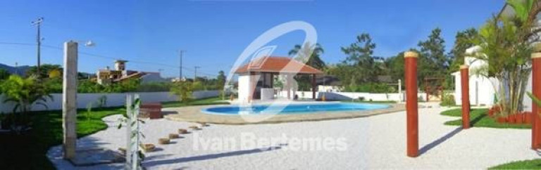 Imagem Sobrado com 2 Quartos para Temporada, em Canto Grande - Bombinhas Imagem Sobrado com 2 Quartos para Temporada, em Canto Grande - Bombinhas