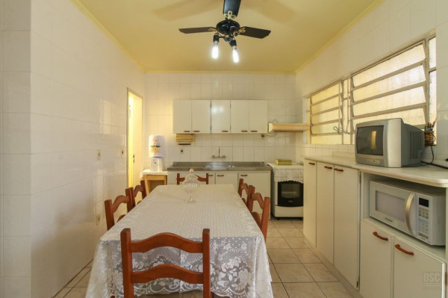 Imagem Casa com 7 Quartos à Venda, 330 m² em Nonoai - Porto Alegre