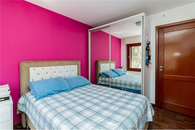 Imagem Imóvel com 3 Quartos à Venda, em Rio Branco - Porto Alegre Imagem Imóvel com 3 Quartos à Venda, em Rio Branco - Porto Alegre