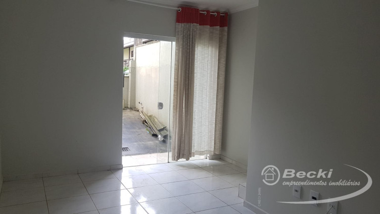 Imagem Casa com 2 Quartos à Venda, 63 m² em Jarivatuba - Joinville