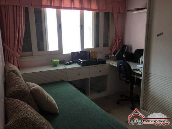 Imagem Casa com 4 Quartos à Venda, 207 m² em Jd Coleginho - Jacareí Imagem Casa com 4 Quartos à Venda, 207 m² em Jd Coleginho - Jacareí